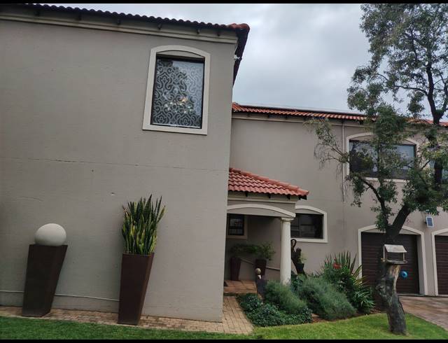 4 BEDROOM TOWNHOUSE FOR SALE IN CASHAN